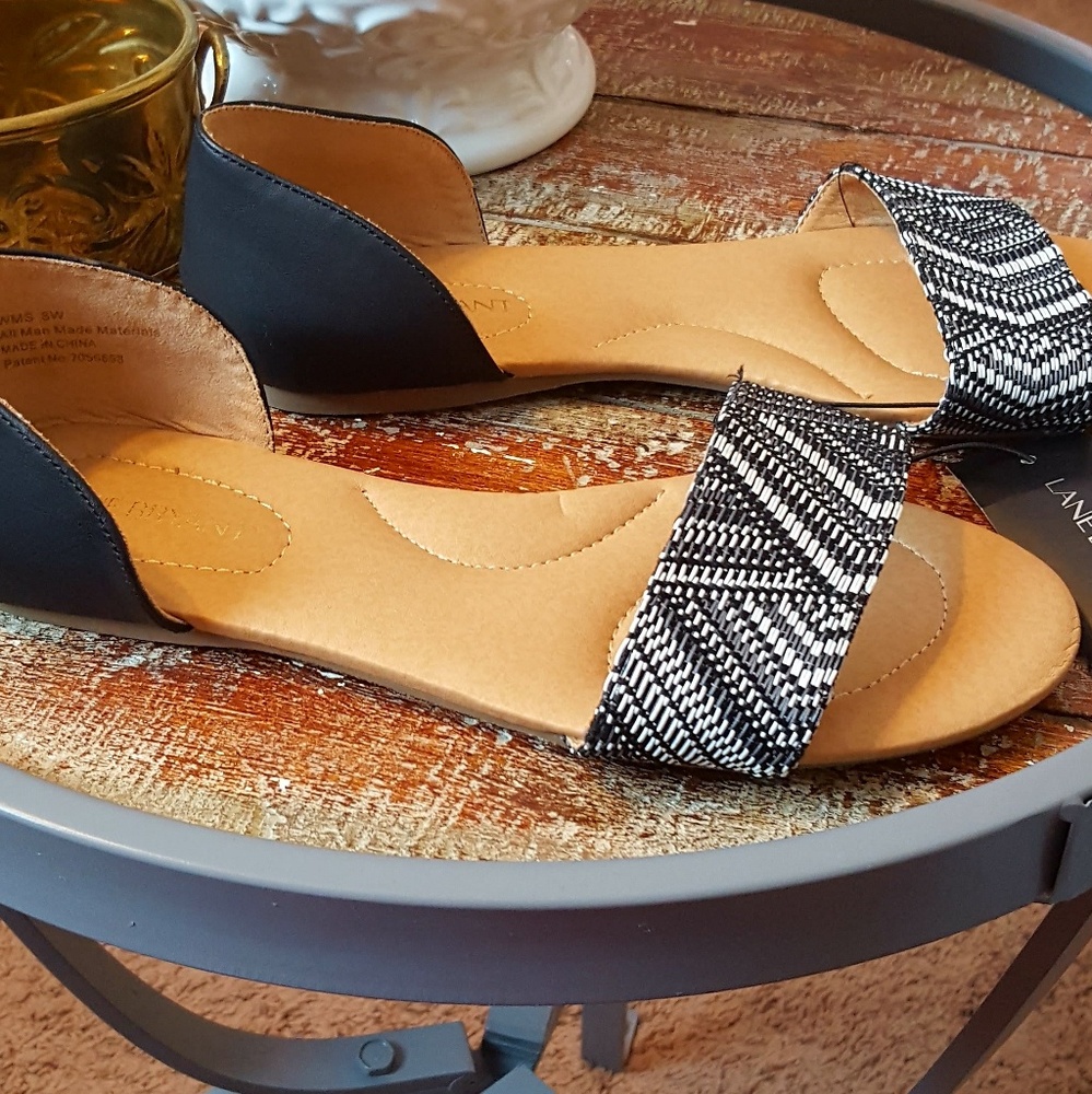 💜 Lane Bryant Black and White Sandal - Picture 2 of 5